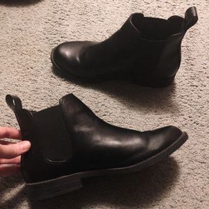 Black H&M Chelsea ankle boots